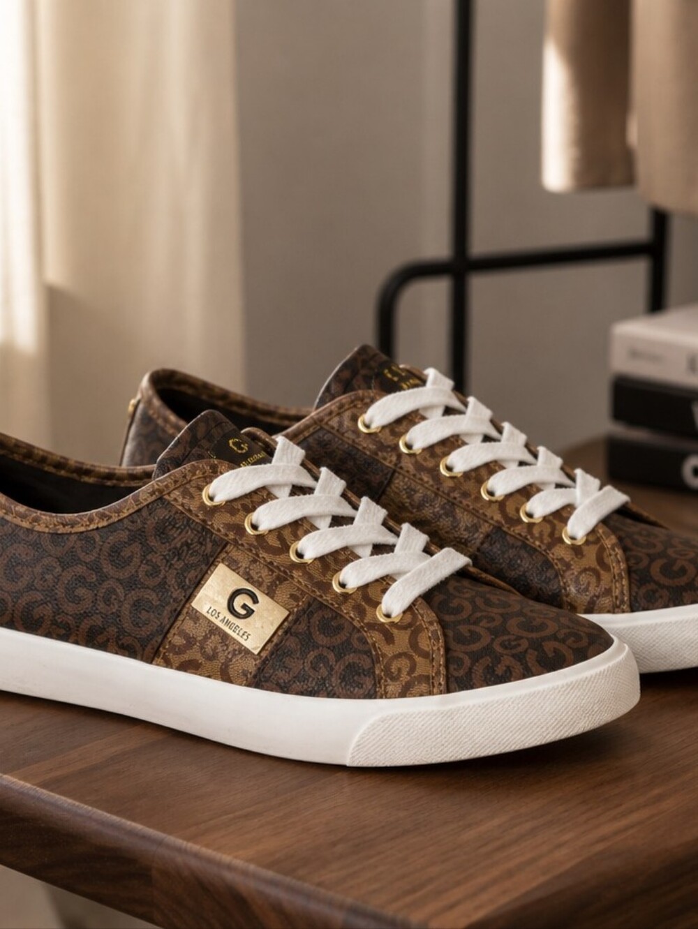 GBD by Guess Brown Monogram Low-Top Sneakers with White Soles Womens Size 9.5